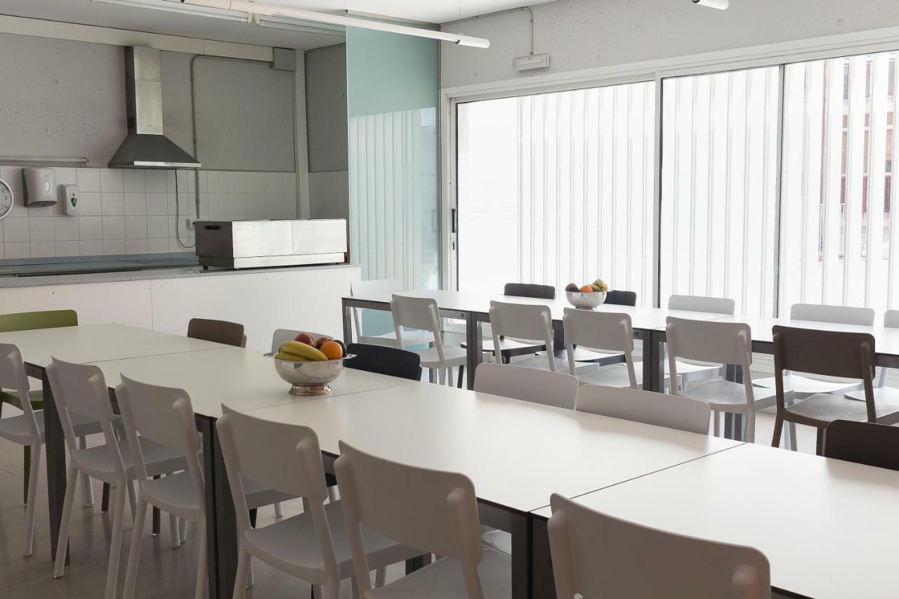 Residencia Universitaria Sant Joan Hotel เรวส์ ภายนอก รูปภาพ